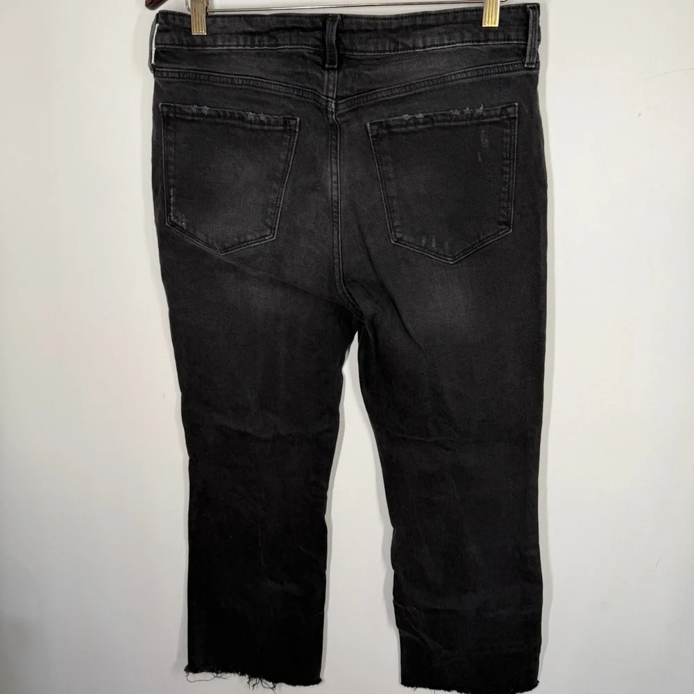 Old Navy High-Waisted Flare Ankle Jeans Size 12 Black Raw Hem - Picture 6 of 7